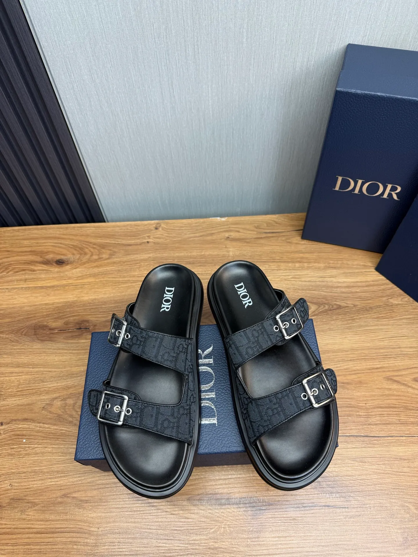 Men's shoes 💰300💰 Dior. Men's slippers 🩴Official website 1:1 production 38-45 yards 45 46 🉑️Customized original material shipped✅